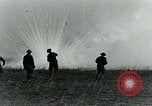 Image le phosphore des grenades à main United States USA, 1921, de la seconde 44 séquences d'archives historiques vidéo 65675044447