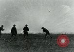 Image le phosphore des grenades à main United States USA, 1921, de la seconde 46 séquences d'archives historiques vidéo 65675044447