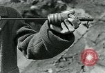 Image le phosphore des grenades à main United States USA, 1921, de la seconde 58 séquences d'archives historiques vidéo 65675044447