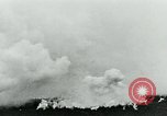 Image Le phosphore grenade à main United States USA, 1921, de la seconde 26 séquences d'archives historiques vidéo 65675044448
