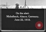 Standbild US-Truppen bereit in Gräben während Ersten Weltkrieg Elsass Deutschland, 1918, aus Sekunde 1 historischem Filmmaterial Videoclip 65675044462