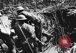 Standbild US-Truppen bereit in Gräben während Ersten Weltkrieg Elsass Deutschland, 1918, aus Sekunde 14 historischem Filmmaterial Videoclip 65675044462