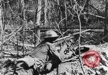 Standbild US-Truppen bereit in Gräben während Ersten Weltkrieg Elsass Deutschland, 1918, aus Sekunde 40 historischem Filmmaterial Videoclip 65675044462