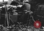 Standbild US-Truppen bereit in Gräben während Ersten Weltkrieg Elsass Deutschland, 1918, aus Sekunde 42 historischem Filmmaterial Videoclip 65675044462