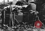 Standbild US-Truppen bereit in Gräben während Ersten Weltkrieg Elsass Deutschland, 1918, aus Sekunde 43 historischem Filmmaterial Videoclip 65675044462