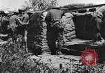 Standbild US-Truppen bereit in Gräben während Ersten Weltkrieg Elsass Deutschland, 1918, aus Sekunde 57 historischem Filmmaterial Videoclip 65675044462