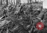 Standbild 2 Infanterie Division Missy-Aux-Bois Frankreich, 1918, aus Sekunde 16 historischem Filmmaterial Videoclip 65675044463