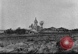 Image Français ville bombardée Rambucourt France, 1918, de la seconde 17 séquences d'archives historiques vidéo 65675044468