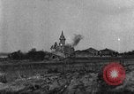 Image Français ville bombardée Rambucourt France, 1918, de la seconde 19 séquences d'archives historiques vidéo 65675044468