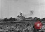 Image Français ville bombardée Rambucourt France, 1918, de la seconde 26 séquences d'archives historiques vidéo 65675044468