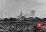 Image Français ville bombardée Rambucourt France, 1918, de la seconde 27 séquences d'archives historiques vidéo 65675044468