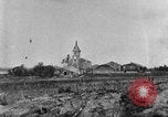 Image Français ville bombardée Rambucourt France, 1918, de la seconde 29 séquences d'archives historiques vidéo 65675044468