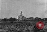 Image Français ville bombardée Rambucourt France, 1918, de la seconde 31 séquences d'archives historiques vidéo 65675044468