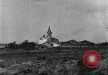 Image Français ville bombardée Rambucourt France, 1918, de la seconde 34 séquences d'archives historiques vidéo 65675044468