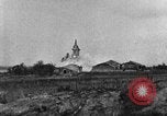Image Français ville bombardée Rambucourt France, 1918, de la seconde 42 séquences d'archives historiques vidéo 65675044468