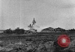 Image Français ville bombardée Rambucourt France, 1918, de la seconde 52 séquences d'archives historiques vidéo 65675044468