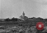 Image Français ville bombardée Rambucourt France, 1918, de la seconde 56 séquences d'archives historiques vidéo 65675044468