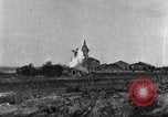 Image Français ville bombardée Rambucourt France, 1918, de la seconde 59 séquences d'archives historiques vidéo 65675044468
