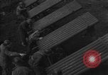 Standbild 18 Field Artillery Mosbach Deutschland, 1944, aus Sekunde 32 historischem Filmmaterial Videoclip 65675044488