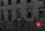 Standbild USA Soldaten Frankreich, 1944, aus Sekunde 41 historischem Filmmaterial Videoclip 65675044490