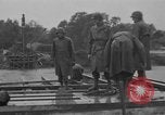 Standbild USA Soldaten Arnaville Frankreich, 1944, aus Sekunde 32 historischem Filmmaterial Videoclip 65675044491