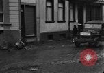 Standbild Vereinigten Staaten militärische Beamte Monschau Deutschland, 1944, aus Sekunde 29 historischem Filmmaterial Videoclip 65675044495