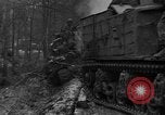 Standbild USA Soldaten Hurtgen Deutschland, 1944, aus Sekunde 5 historischem Filmmaterial Videoclip 65675044496