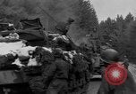 Standbild USA Soldaten Hurtgen Deutschland, 1944, aus Sekunde 18 historischem Filmmaterial Videoclip 65675044496