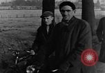 Immagine di Civili belga Belgio, 1944, secondo 48 filmato di repertorio 65675044505