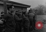 Standbild Ausführung von deutschen Spionen Belgien, 1944, aus Sekunde 27 historischem Filmmaterial Videoclip 65675044510