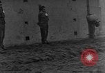 Standbild Ausführung von deutschen Spionen Belgien, 1944, aus Sekunde 45 historischem Filmmaterial Videoclip 65675044510