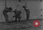 Standbild Ausführung von deutschen Spionen Belgien, 1944, aus Sekunde 50 historischem Filmmaterial Videoclip 65675044510