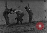 Standbild Ausführung von deutschen Spionen Belgien, 1944, aus Sekunde 51 historischem Filmmaterial Videoclip 65675044510