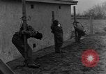 Standbild Ausführung von deutschen Spionen Belgien, 1944, aus Sekunde 58 historischem Filmmaterial Videoclip 65675044510