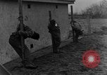 Standbild Ausführung von deutschen Spionen Belgien, 1944, aus Sekunde 61 historischem Filmmaterial Videoclip 65675044510