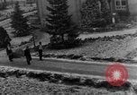 Standbild Bestattung der Opfer Stavelot Belgien, 1944, aus Sekunde 15 historischem Filmmaterial Videoclip 65675044511