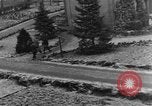 Standbild Bestattung der Opfer Stavelot Belgien, 1944, aus Sekunde 48 historischem Filmmaterial Videoclip 65675044511