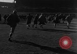 Standbild Soldaten jubeln Marseille Frankreich, 1945, aus Sekunde 13 historischem Filmmaterial Videoclip 65675044512