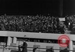 Standbild Soldaten jubeln Marseille Frankreich, 1945, aus Sekunde 44 historischem Filmmaterial Videoclip 65675044512