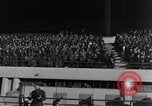 Standbild Soldaten jubeln Marseille Frankreich, 1945, aus Sekunde 47 historischem Filmmaterial Videoclip 65675044512