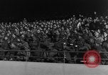 Standbild Soldaten jubeln Marseille Frankreich, 1945, aus Sekunde 57 historischem Filmmaterial Videoclip 65675044512