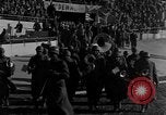 Standbild Soldaten als Publikum Marseille Frankreich, 1945, aus Sekunde 22 historischem Filmmaterial Videoclip 65675044514