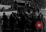 Standbild Soldaten als Publikum Marseille Frankreich, 1945, aus Sekunde 23 historischem Filmmaterial Videoclip 65675044514
