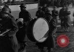 Standbild Soldaten als Publikum Marseille Frankreich, 1945, aus Sekunde 29 historischem Filmmaterial Videoclip 65675044514