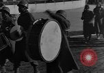 Standbild Soldaten als Publikum Marseille Frankreich, 1945, aus Sekunde 30 historischem Filmmaterial Videoclip 65675044514