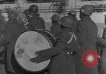 Standbild Soldaten als Publikum Marseille Frankreich, 1945, aus Sekunde 34 historischem Filmmaterial Videoclip 65675044514