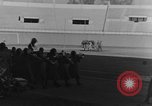 Standbild Soldaten als Publikum Marseille Frankreich, 1945, aus Sekunde 40 historischem Filmmaterial Videoclip 65675044514