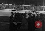 Standbild Soldaten als Publikum Marseille Frankreich, 1945, aus Sekunde 48 historischem Filmmaterial Videoclip 65675044514