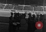 Standbild Soldaten als Publikum Marseille Frankreich, 1945, aus Sekunde 49 historischem Filmmaterial Videoclip 65675044514