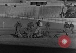 Standbild Soldaten als Publikum Marseille Frankreich, 1945, aus Sekunde 61 historischem Filmmaterial Videoclip 65675044514